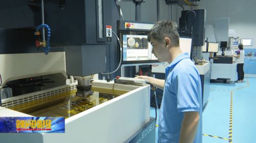 四大经济指标增速全市第一，打造全国高端产业集聚区与电子产品研发新高地